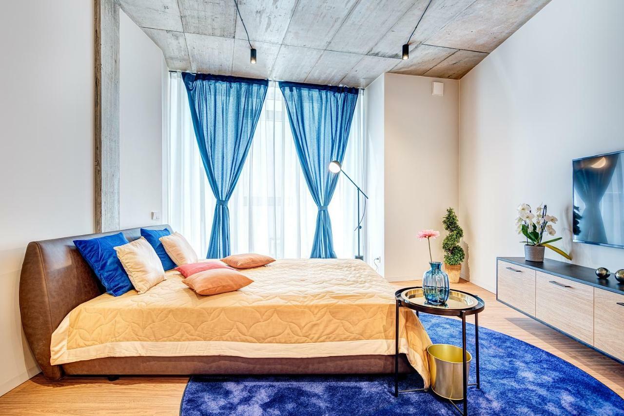 Happy Inn Gold Studio, Self Check-In, Parking In The Underground Garage 维尔纽斯 外观 照片